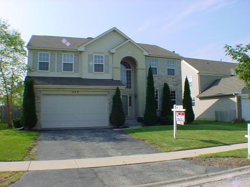 469 Ashford Ln., Grayslake, IL 60030