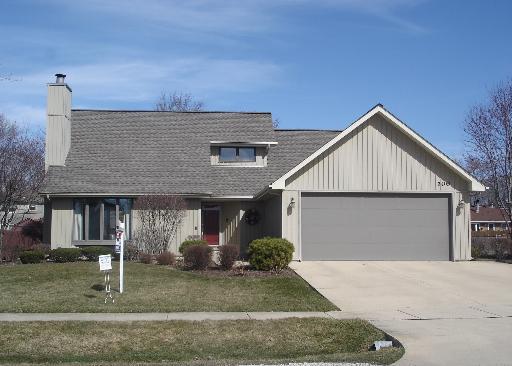 700 Donna Ave., Aurora, IL 60505