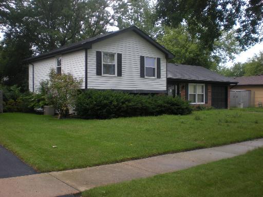 303 Dean Cir., Bolingbrook, IL 60440