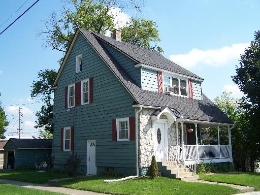 667 Charles St., Aurora, IL 60506