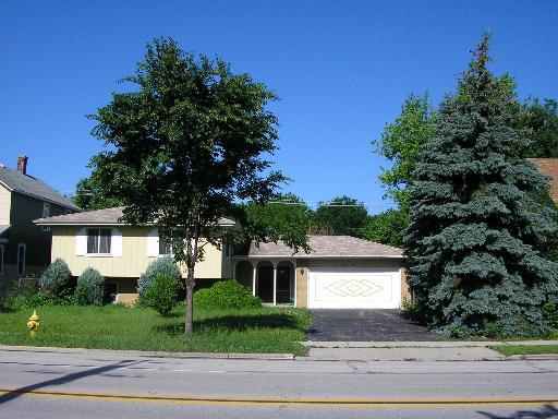 122 East Ave., La Grange, IL 60525