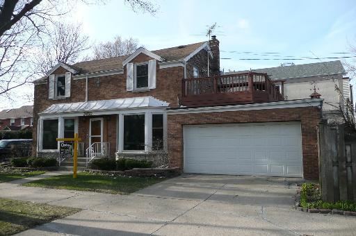 2450 W Arthur Ave., Chicago, IL 60645
