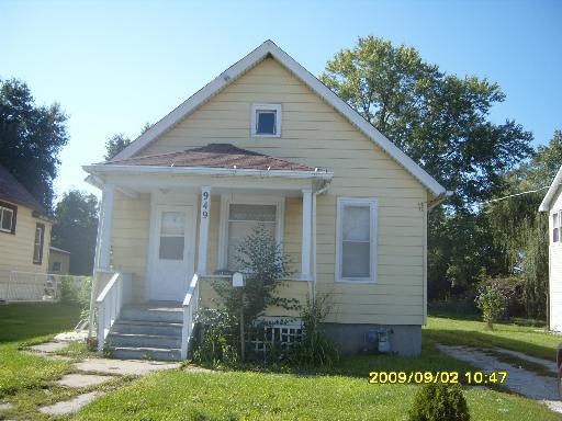 949 Fulton St., Aurora, IL 60505