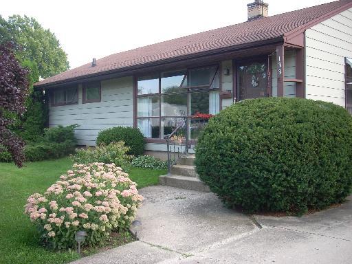 133 Chandler Dr., Mundelein, IL 60060