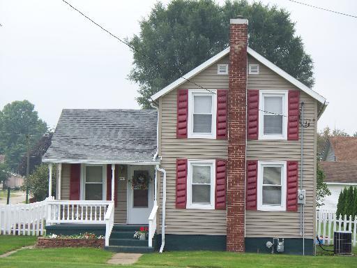 219 W Railroad St., Sheffield, IL 61361