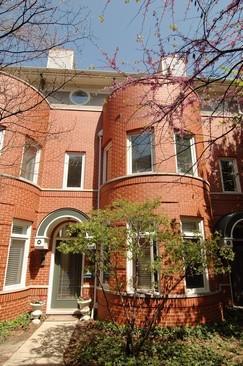 1250 W Oakdale St., Chicago, IL 60657