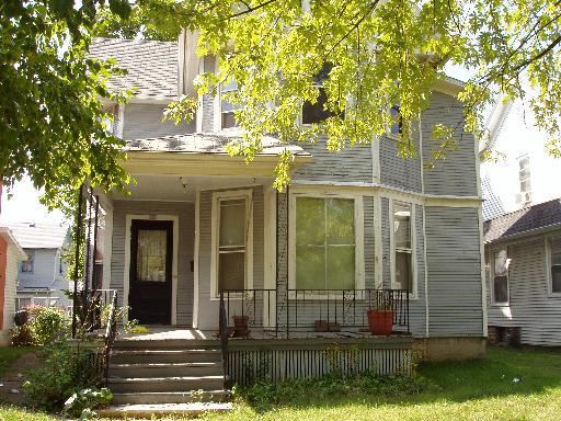 381 S Washington Ave., Kankakee, IL 60901
