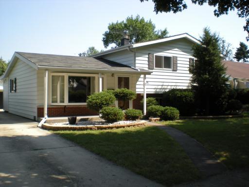 413 S Harvard Ave., Addison, IL 60101