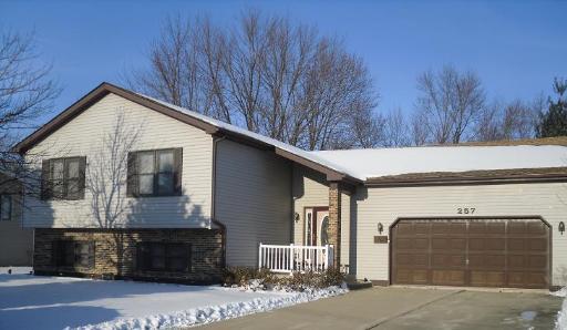 257 Easy St., Lake Holiday, IL 60552
