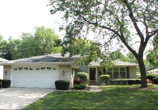 7605 Rohrer Dr., Downers Grove, IL 60516