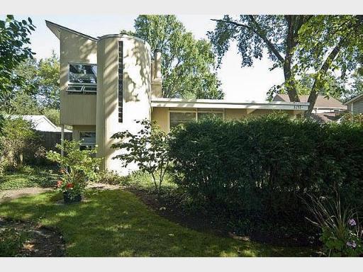 3147 Grant St., Evanston, IL 60201