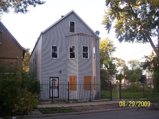 2016 W James Ave., Chicago, IL 60609