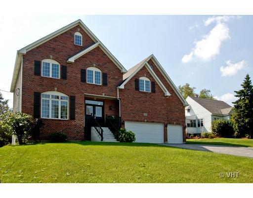 22W029 N Valley View Dr., Glen Ellyn, IL 60137