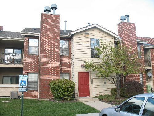 1915 N Hicks Rd. #206, Palatine, IL 60074