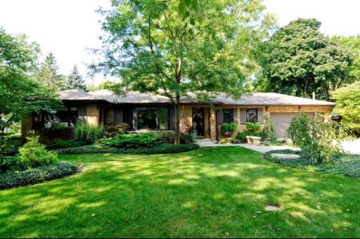 172 Sunset Ave., Glen Ellyn, IL 60137
