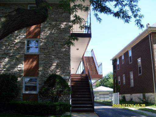 5432 W Windsor St. #2B, Chicago, IL 60630