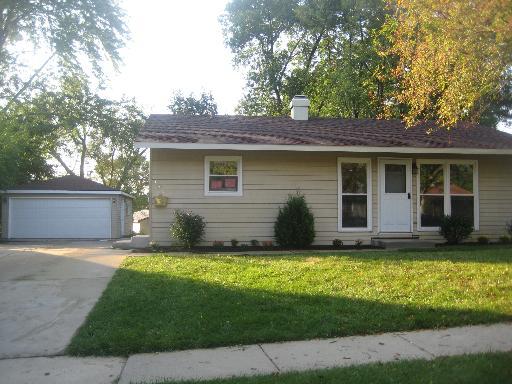 335 Cedar Cir., Streamwood, IL 60107