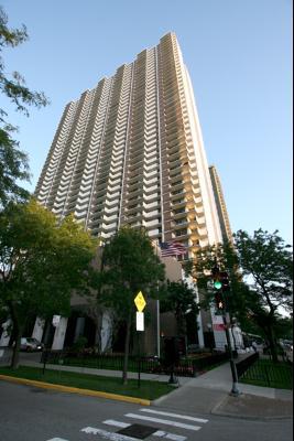 6033 N Sheridan Rd. #15E, Chicago, IL 60660