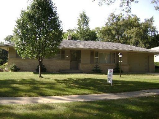 2425 Evanston Dr., Rockford, IL 61108