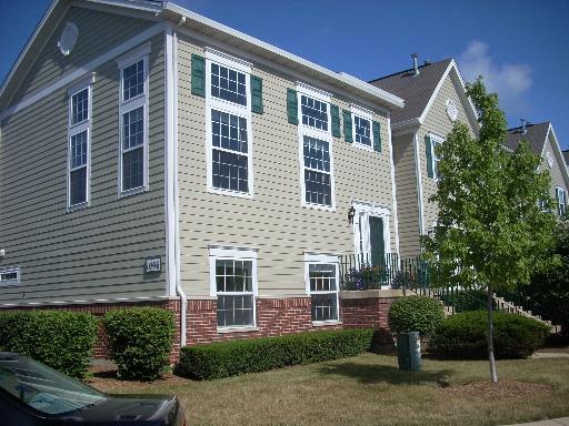 1096 Village Center Pkwy. #7, Aurora, IL 60506