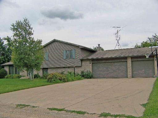 273 Brookside Dr., Paw Paw, IL 61353
