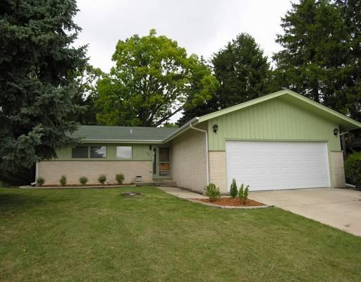 2604 Brookside Ave., Waukegan, IL 60085