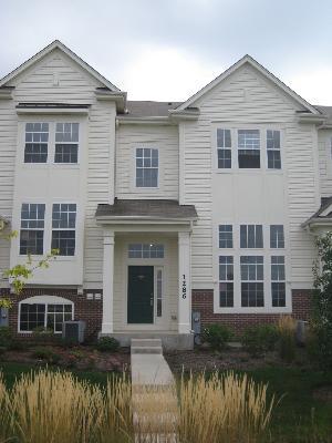 1286 Comiskey Ave. #834, North Aurora, IL 60542