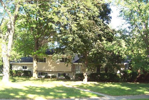 320 Basswood Dr., Naperville, IL 60540