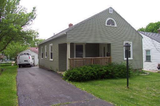 923 Fourth Ave., Aurora, IL 60505