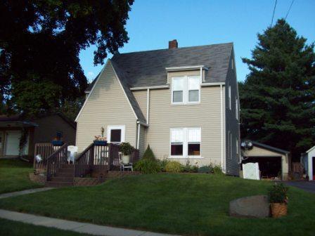 106 Fifth St., Walnut, IL 61376