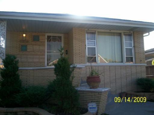 8145 S Sacramento St., Chicago, IL 60652