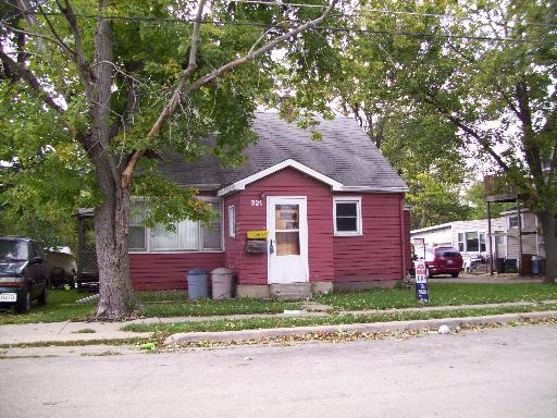 321 Hickory St., Dekalb, IL 60115