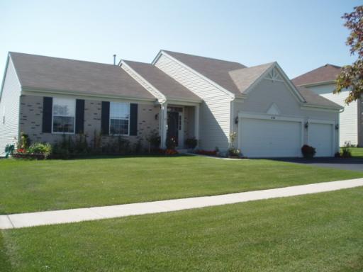 484 Devonaire Pkwy., Dekalb, IL 60115