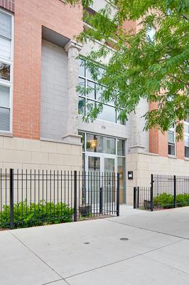 3550 W Montrose Ave. #107, Chicago, IL 60625