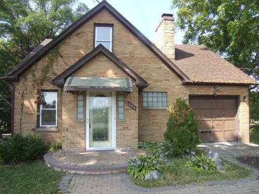 324 Washburn St., Woodstock, IL 60098