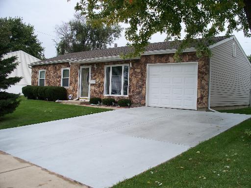 208 Healy Ave., Romeoville, IL 60446