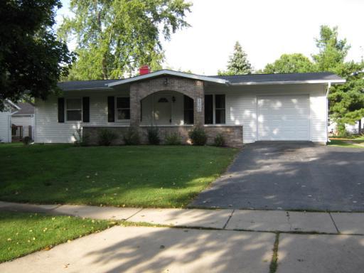 1706 Oakwood, Dekalb, IL 60115
