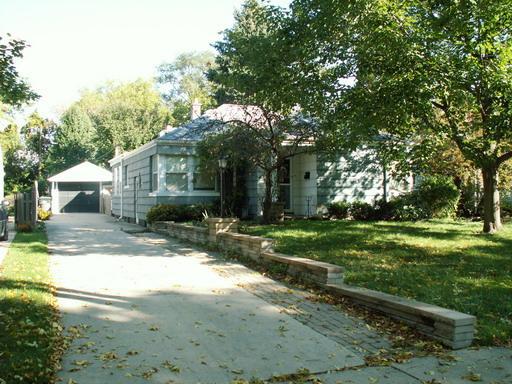 886 N Golf Cul De Sac S, Des Plaines, IL 60016