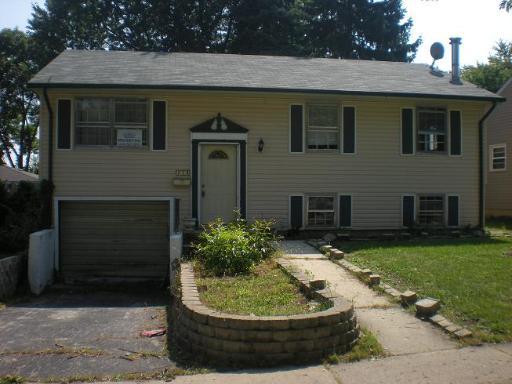 413 E Fullerton Ave., Glendale Heights, IL 60139