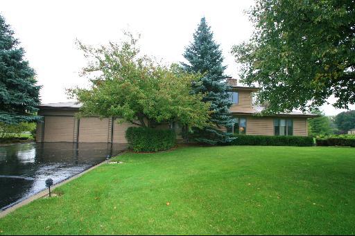 19 Country Ln., Deer Park, IL 60010