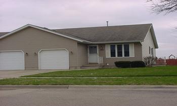 1462 Moluf, Dekalb, IL 60115