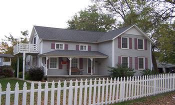 41 W Main St., Amboy, IL 61310