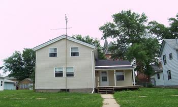 39 N. Metcalf, Amboy, IL 61310