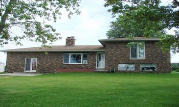 25197 Genesee Rd., Sterling, IL 61081