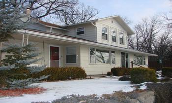 415 Pine Hill Dr., Dixon, IL 61021