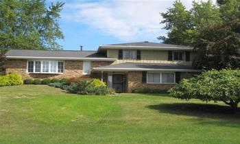 1028 Hilltop Dr., Morrison, IL 61270