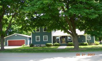 135 N Metcalf, Amboy, IL 61310
