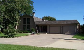 811 Middle Rd., Fulton, IL 61252