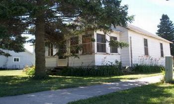 301 Butler St., Nelson, IL 61021