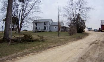 3988 Stone Barn Rd., Ashton, IL 61006